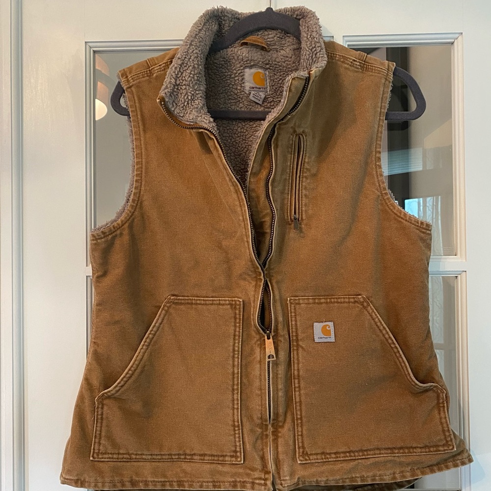 Women’s Carhartt sandstone duck vest sherpa lining